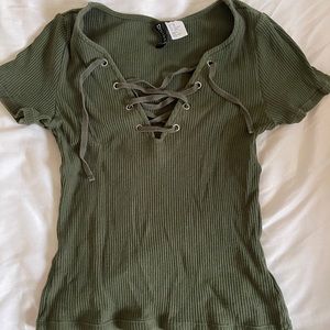 MILITARY GREEN FITTED TOP